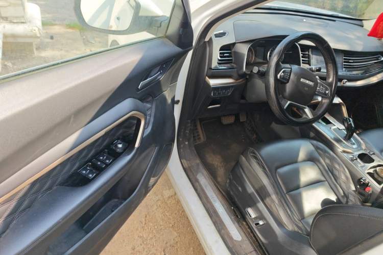 Used Haval H6 2020 2.0 GDIT Automatic Platinum Champion Edition Driver Seat