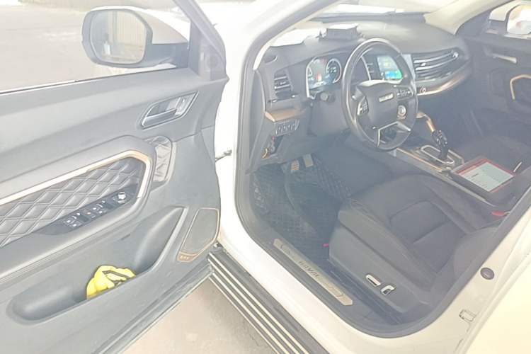 Used Haval H6 2020 1.5 GDIT Automatic Platinum Luxury Edition Driver Seat