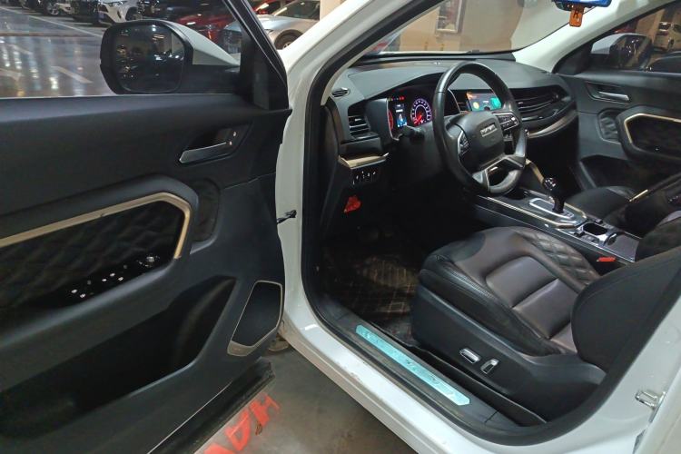 Used Haval H6 2020 2.0 GDIT Automatic Platinum Champion Edition Driver Seat