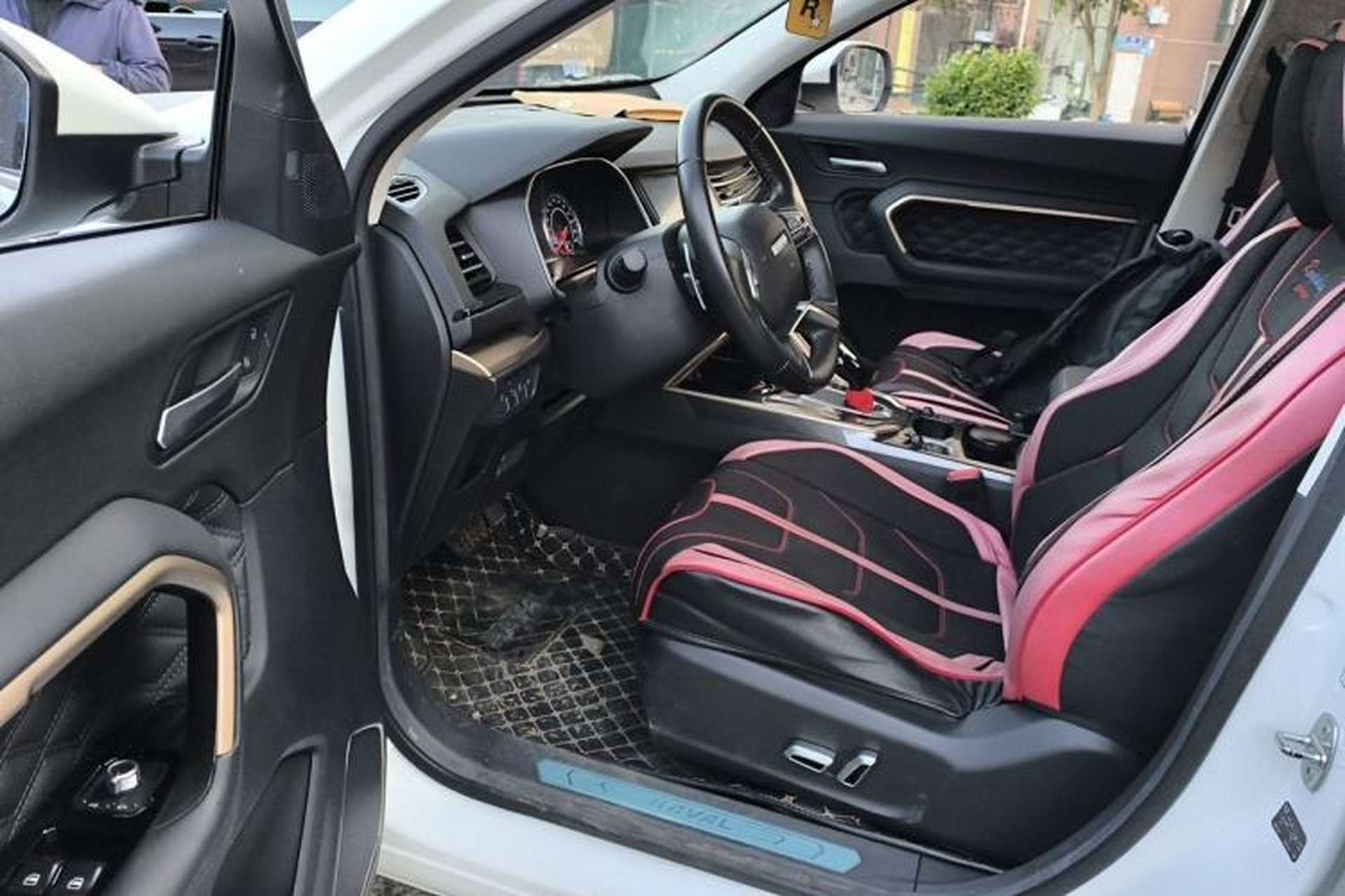 Used Haval H6 2020 1.5 GDIT Automatic Platinum Champion Edition Driver Seat