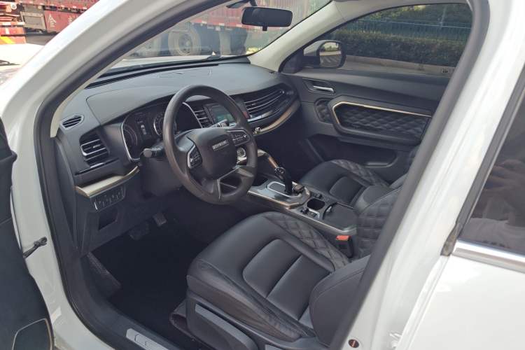 Used Haval H6 2020 1.5 GDIT Automatic Platinum Urban Edition Driver Seat