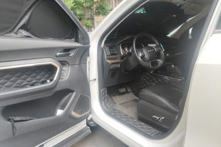 Used Haval H6 2020 2.0 GDIT Automatic Platinum Champion Edition Driver Seat