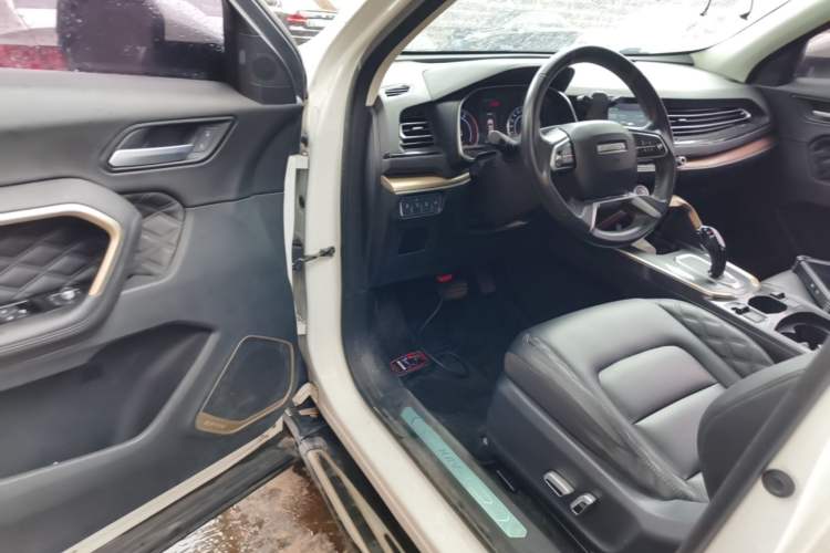 Used Haval H6 2020 1.5 GDIT Automatic Platinum Champion Edition Driver Seat