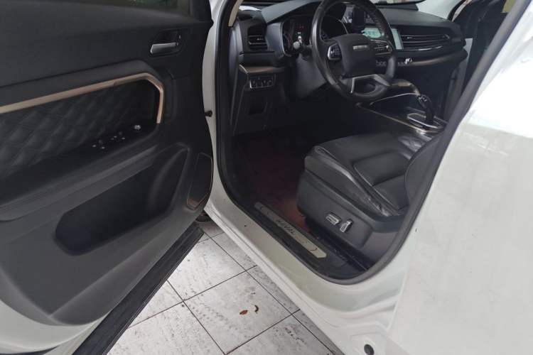 Used Haval H6 2020 1.5 GDIT Automatic Platinum Champion Edition Driver Seat