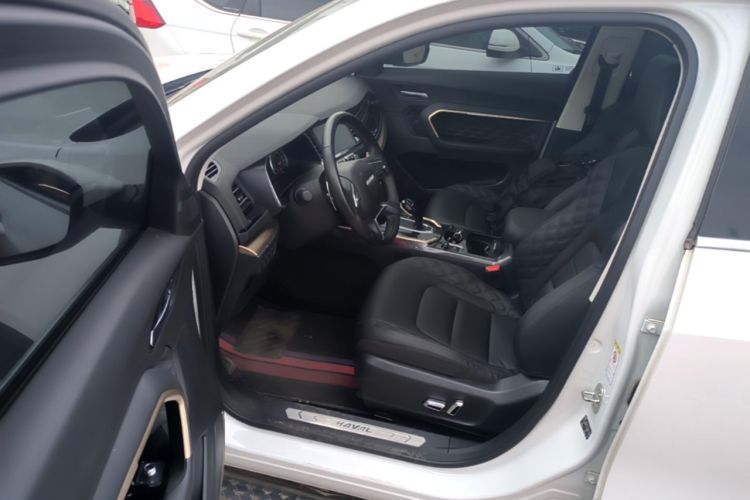Used Haval H6 2020 1.5 GDIT Automatic Platinum Champion Edition Driver Seat