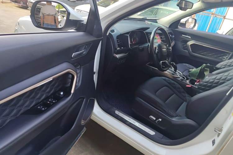 Used Haval H6 2020 1.5 GDIT Automatic Platinum Champion Edition Driver Seat