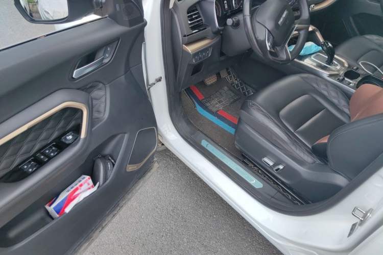 Used Haval H6 2020 1.5 GDIT Automatic Platinum Champion Edition Driver Seat