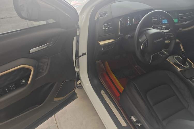 Used Haval H6 2020 1.5 GDIT Automatic Platinum Champion Edition Driver Seat
