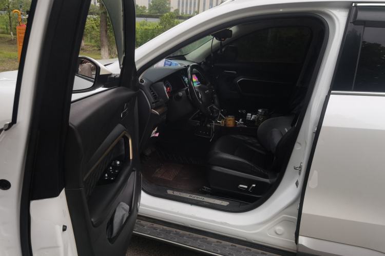 Used Haval H6 2020 1.5 GDIT Automatic Platinum Champion Edition Driver Seat