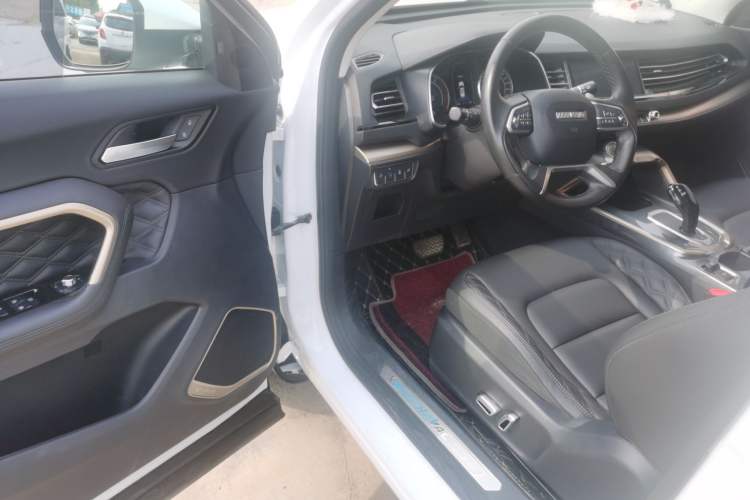 Used Haval H6 2020 1.5 GDIT Automatic Platinum Champion Edition Driver Seat