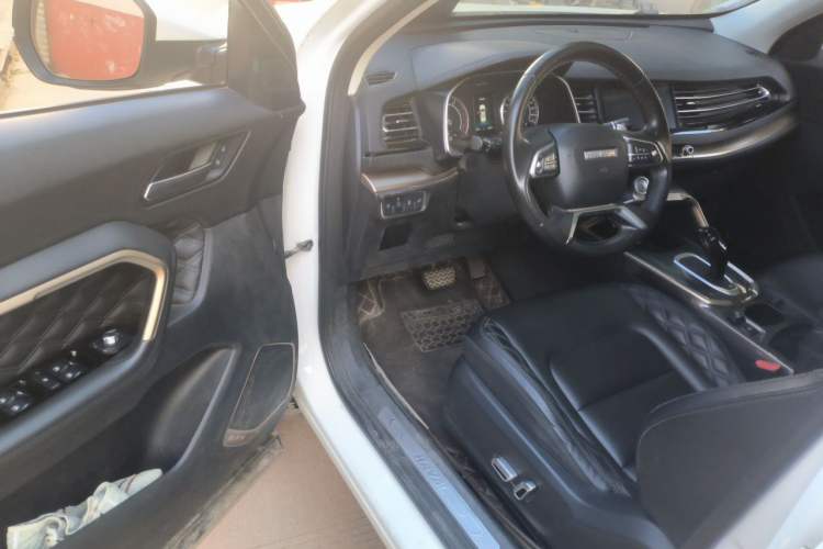 Used Haval H6 2020 1.5 GDIT Automatic Platinum Champion Edition Driver Seat