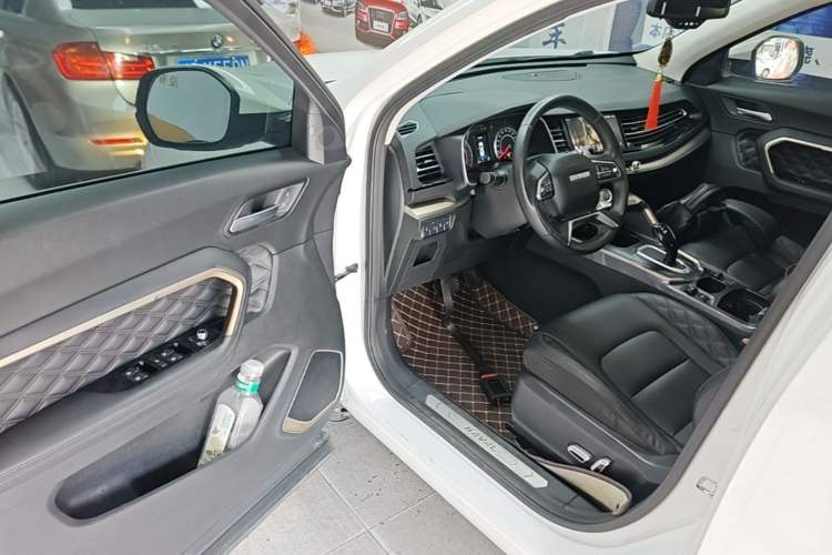 Used Haval H6 2020 1.5 GDIT Automatic Platinum Champion Edition Driver Seat