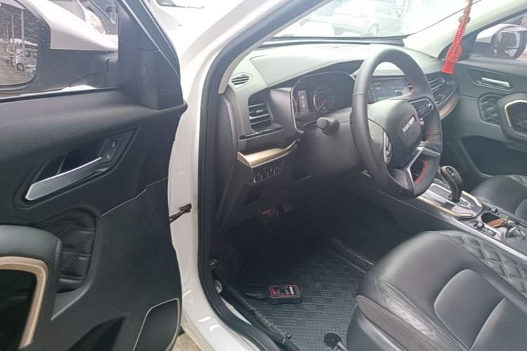 Used Haval H6 2020 1.5 GDIT Automatic Platinum Champion Edition Driver Seat