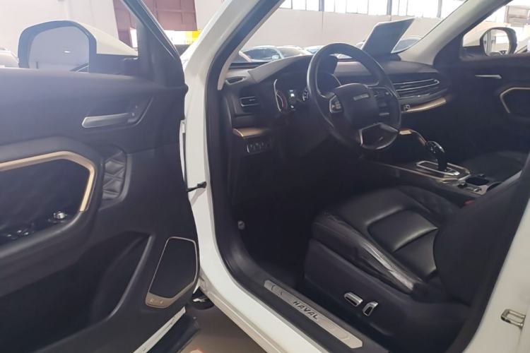 Used Haval H6 2020 1.5 GDIT Automatic Platinum Champion Edition Driver Seat