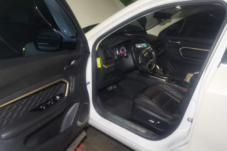 Used Haval H6 2020 1.5 GDIT Automatic Platinum Champion Edition Driver Seat