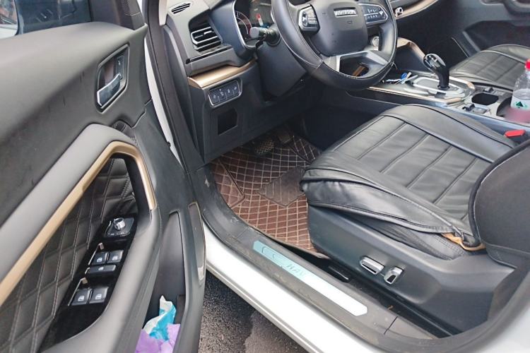 Used Haval H6 2020 1.5 GDIT Automatic Platinum Champion Edition Driver Seat