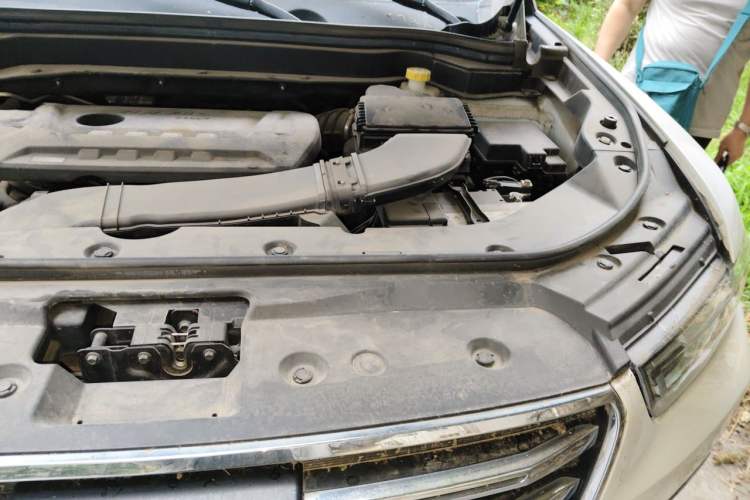 Used Haval H6 2020 2.0 GDIT Automatic Platinum Champion Edition Engine Bay Left