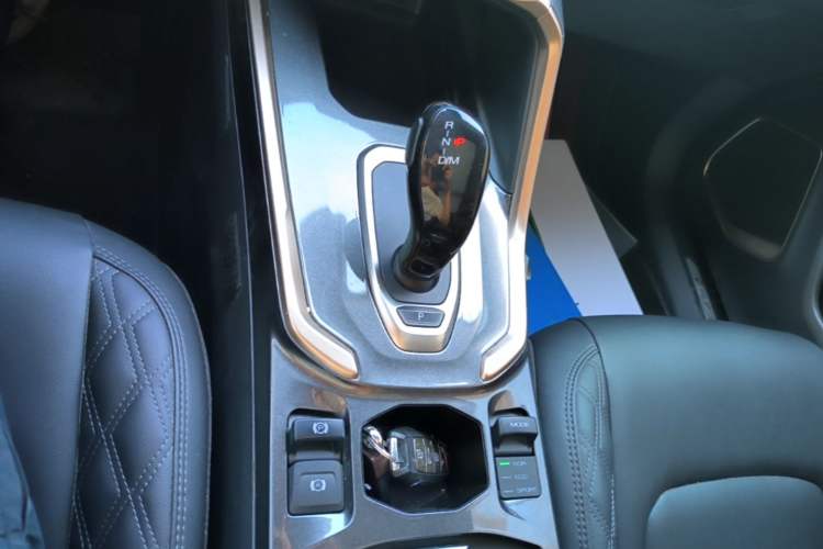 Used Haval H6 2020 1.5 GDIT Automatic Platinum Champion Edition Gear Lever