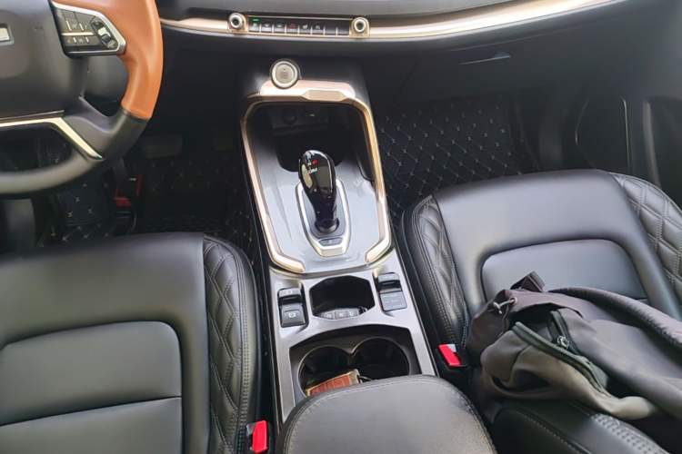 Used Haval H6 2020 1.5 GDIT Automatic Platinum Champion Edition Gear Lever