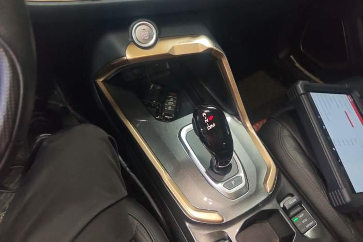 Used Haval H6 2020 1.5 GDIT Automatic Platinum Champion Edition Gear Lever