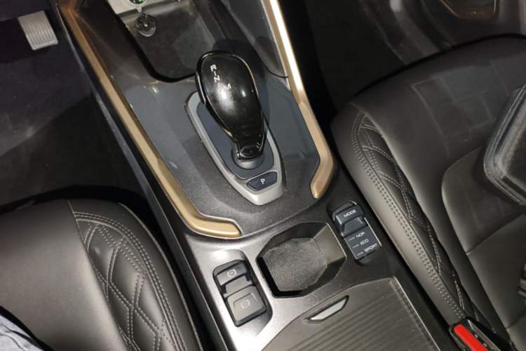 Used Haval H6 2020 1.5 GDIT Automatic Platinum Champion Edition Gear Lever