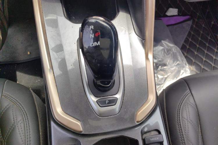 Used Haval H6 2020 1.5 GDIT Automatic Platinum Urban Edition Gear Lever