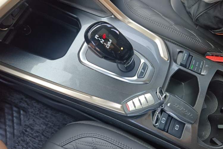 Used Haval H6 2020 1.5 GDIT Automatic Platinum Urban Edition Gear Lever