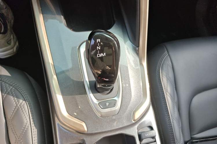 Used Haval H6 2020 1.5 GDIT Automatic Platinum Champion Edition Gear Lever