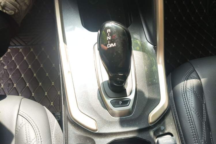 Used Haval H6 2020 1.5 GDIT Automatic Platinum Champion Edition Gear Lever