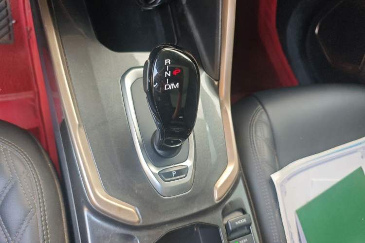 Used Haval H6 2020 1.5 GDIT Automatic Platinum Urban Edition Gear Lever