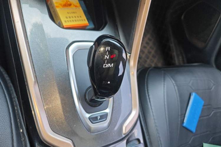 Used Haval H6 2020 1.5 GDIT Automatic Platinum Urban Edition Gear Lever