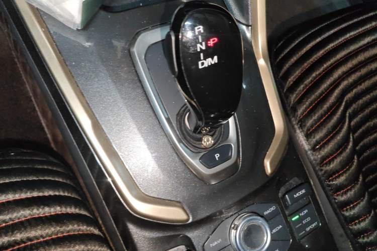 Used Haval H6 2020 1.5 GDIT Automatic Platinum Luxury Edition Gear Lever