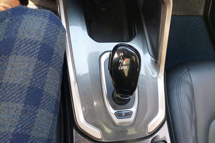Used Haval H6 2020 1.5 GDIT Automatic Platinum Champion Edition Gear Lever