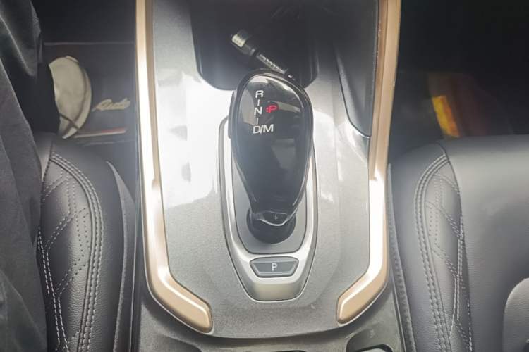 Used Haval H6 2020 1.5 GDIT Automatic Platinum Champion Edition Gear Lever