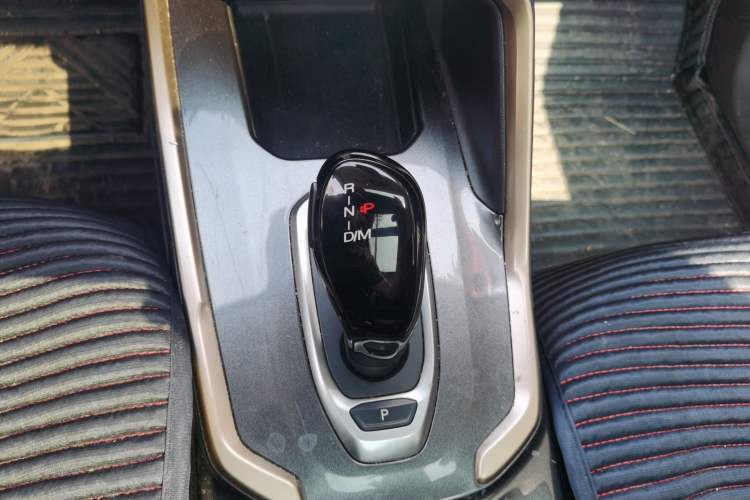 Used Haval H6 2020 1.5 GDIT Automatic Platinum Champion Edition Gear Lever