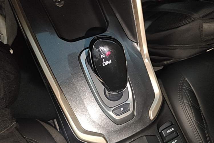 Used Haval H6 2020 2.0 GDIT Automatic Platinum Champion Edition Gear Lever