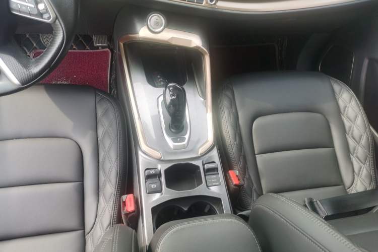 Used Haval H6 2020 1.5 GDIT Automatic Platinum Champion Edition Gear Lever