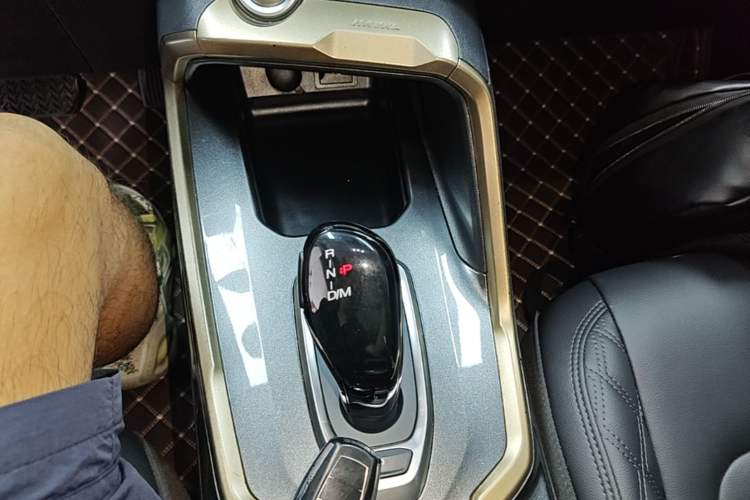 Used Haval H6 2020 1.5 GDIT Automatic Platinum Champion Edition Gear Lever