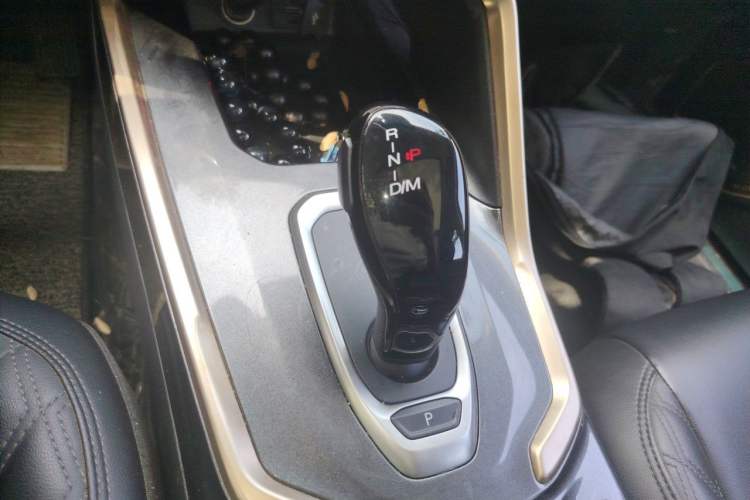 Used Haval H6 2020 1.5 GDIT Automatic Platinum Luxury Edition Gear Lever
