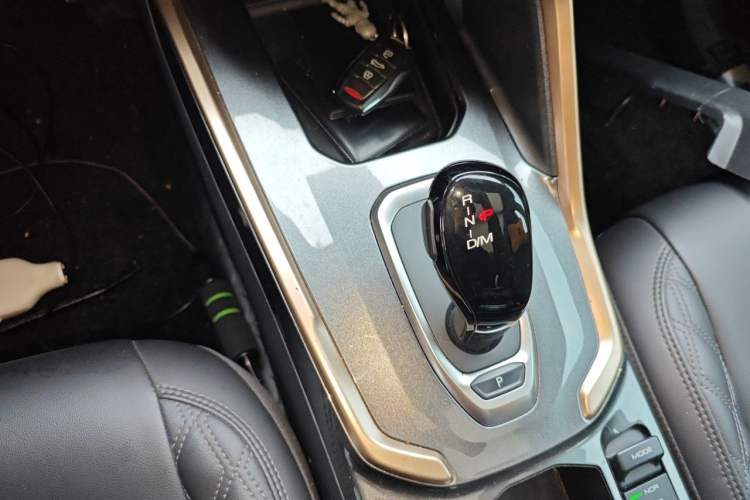 Used Haval H6 2020 1.5 GDIT Automatic Platinum Champion Edition Gear Lever