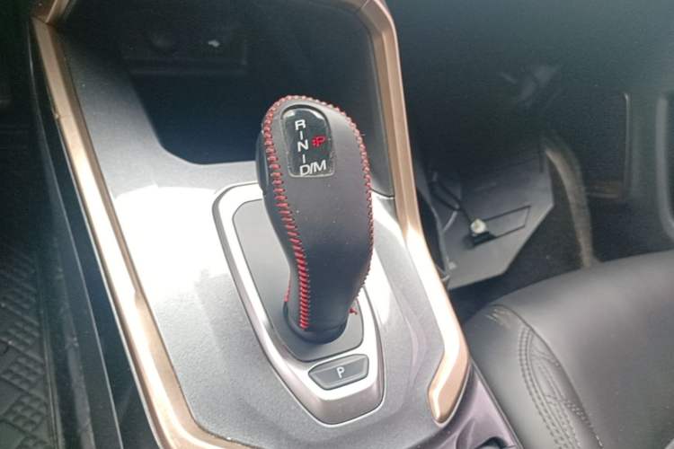 Used Haval H6 2020 1.5 GDIT Automatic Platinum Champion Edition Gear Lever