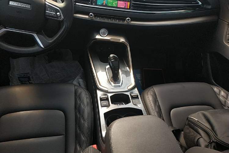 Used Haval H6 2020 1.5 GDIT Automatic Platinum Champion Edition Gear Lever