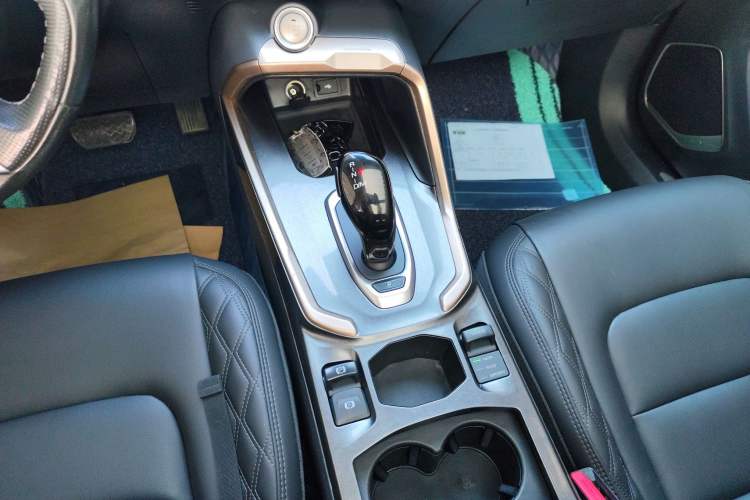 Used Haval H6 2020 1.5 GDIT Automatic Platinum Champion Edition Gear Lever