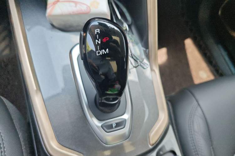 Used Haval H6 2020 1.5 GDIT Automatic Platinum Champion Edition Gear Lever