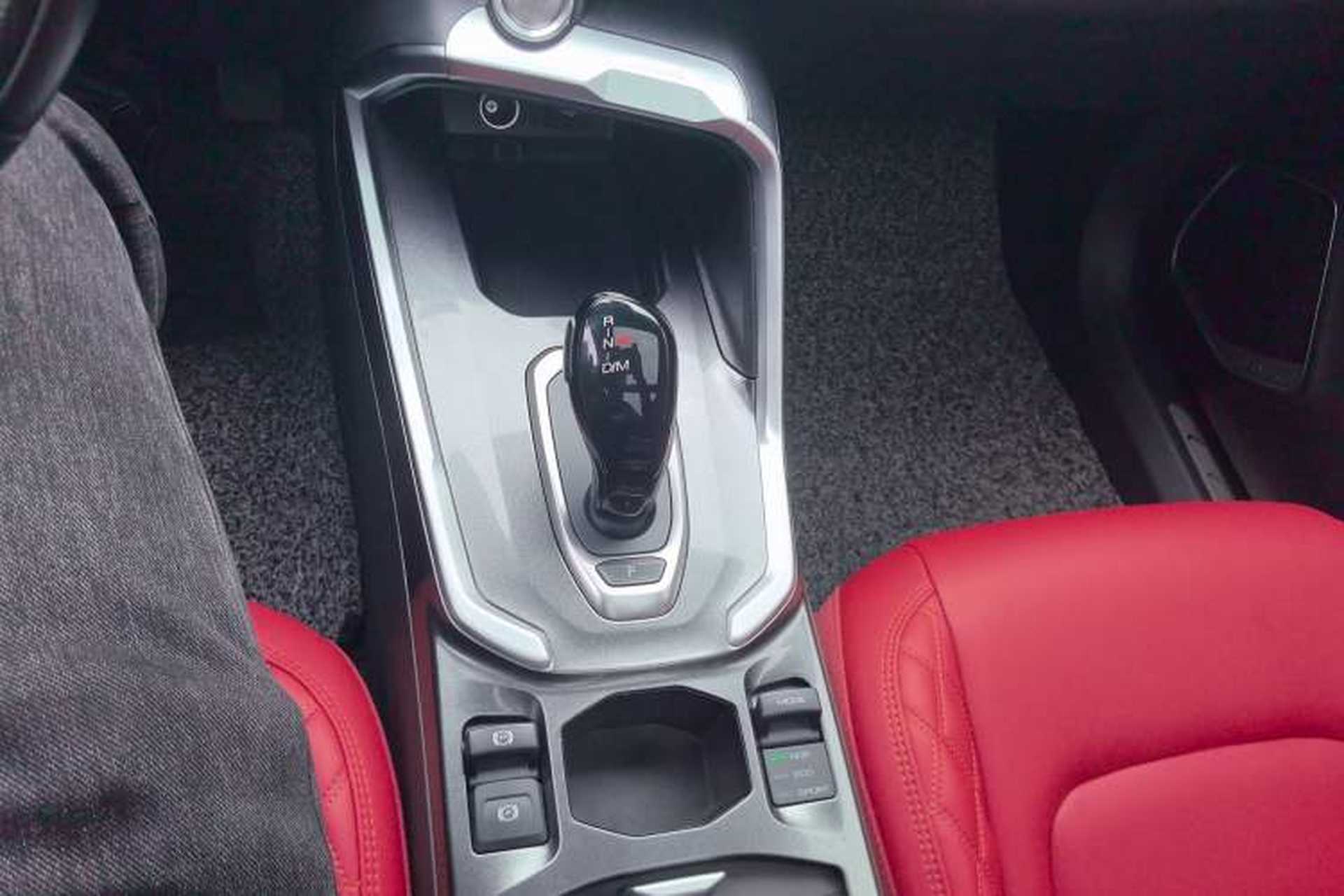 Used Haval H6 2020 2.0 GDIT Automatic Platinum Champion Edition Gear Lever