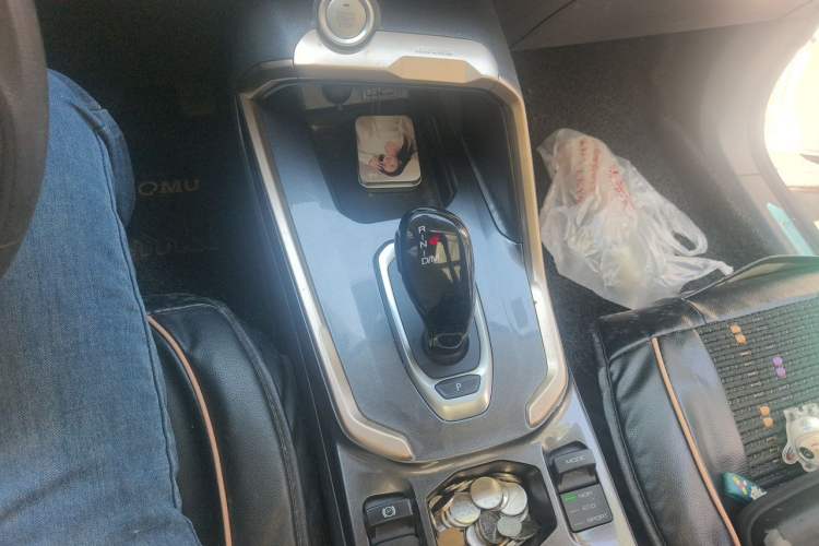 Used Haval H6 2020 1.5 GDIT Automatic Platinum Urban Edition Gear Lever