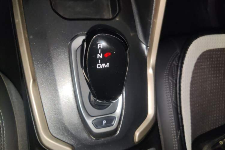 Used Haval H6 2020 1.5 GDIT Automatic Platinum Champion Edition Gear Lever