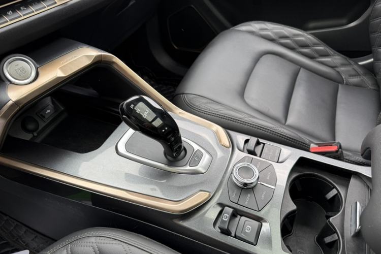 Used Haval H6 2020 1.5 GDIT Automatic Platinum Luxury Edition Interior 3