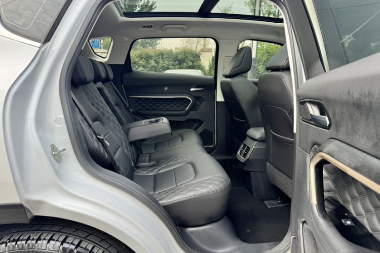 Used Haval H6 2020 1.5 GDIT Automatic Platinum Champion Edition Interior 4