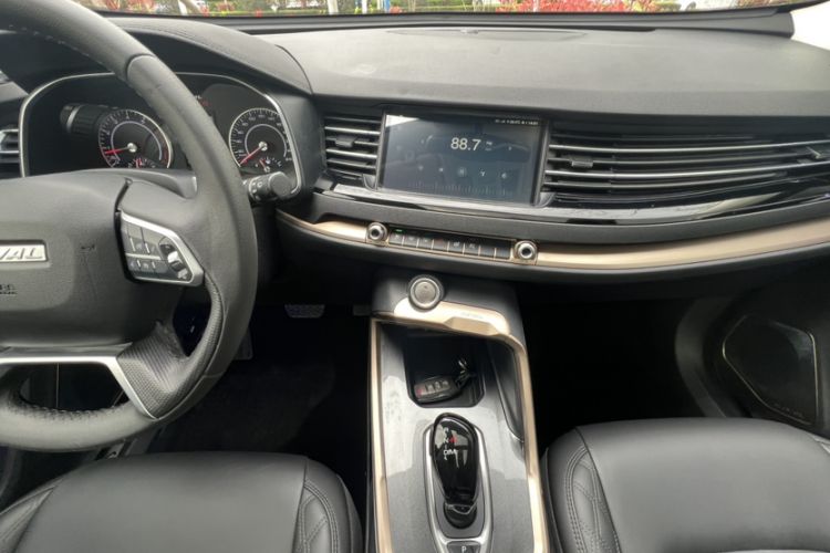 Used Haval H6 2020 2.0 GDIT Automatic Platinum Champion Edition Interior 9
